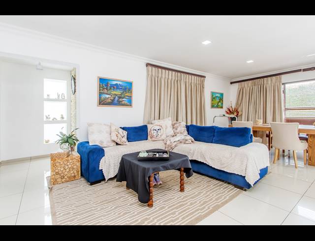 2 BEDROOM HOUSE TO LET IN LONEHILL